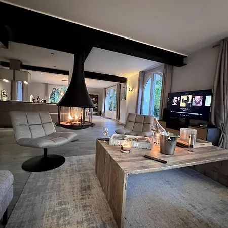 Villa Neuve En Face De L Hippodrome 8 Personnes Linge Inclus