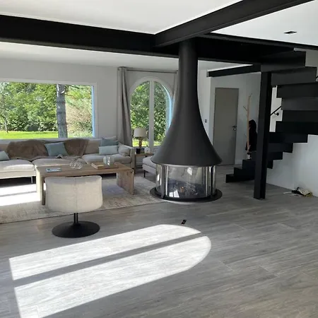 Villa Neuve En Face De L Hippodrome 8 Personnes Linge Inclus